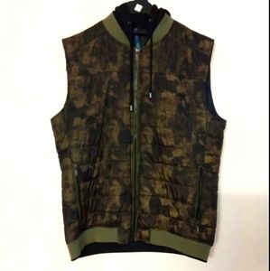 🔥ZARA Man army camo puffer vest with hoodie Sz XL